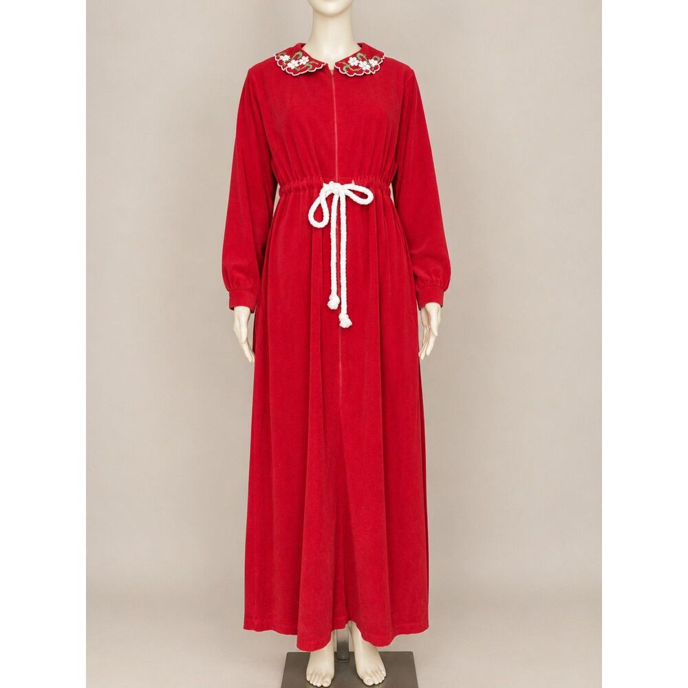 Vintage 1970s Katz Red Velour Floral Collar Zip Housecoat Medium